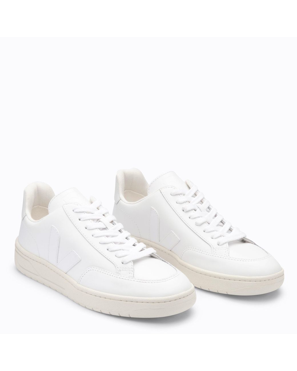 Veja White V-12 for men