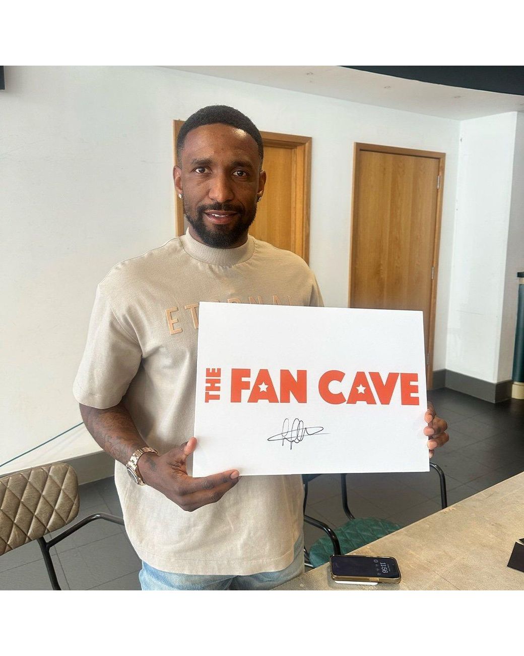 The Fan Cave Red Jermain Defoe Signed Sunderland Shirt Premium
