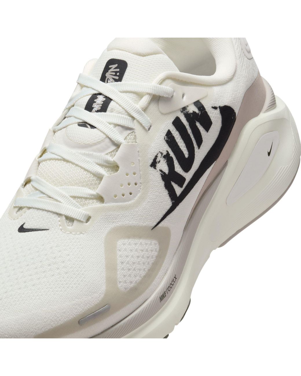Nike White Structure 26 Rn Sn61 for men