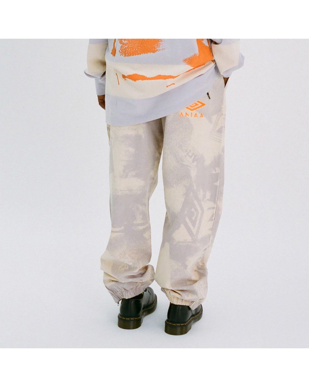 Umbro Pink Aries Closed Hem Woven Tracksuit Joggers for men