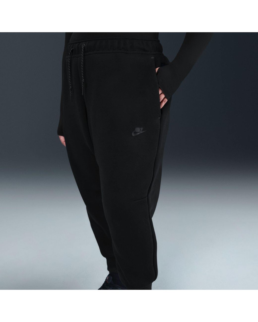 Nike Black Nsw Tech Fleece Tapered-Fit Joggers