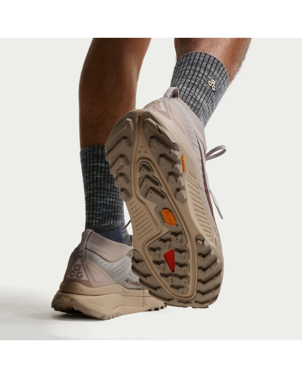 Nike Gray Acg Zegama Trail Trail Running Shoes for men