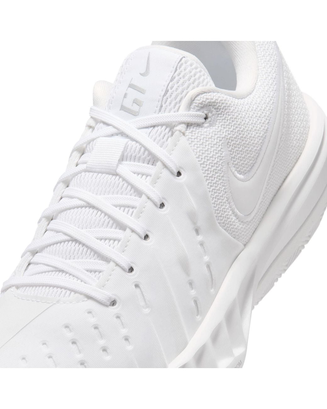 Nike White Basketball Trainers for men