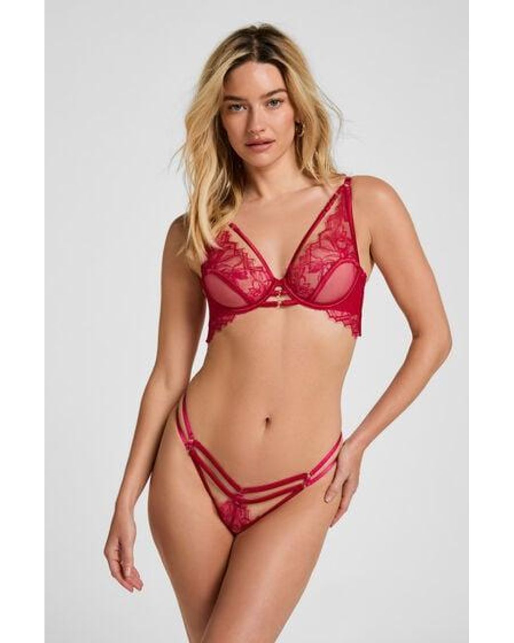 Hunkemöller Hoog Uitgesneden String Bea in het Red