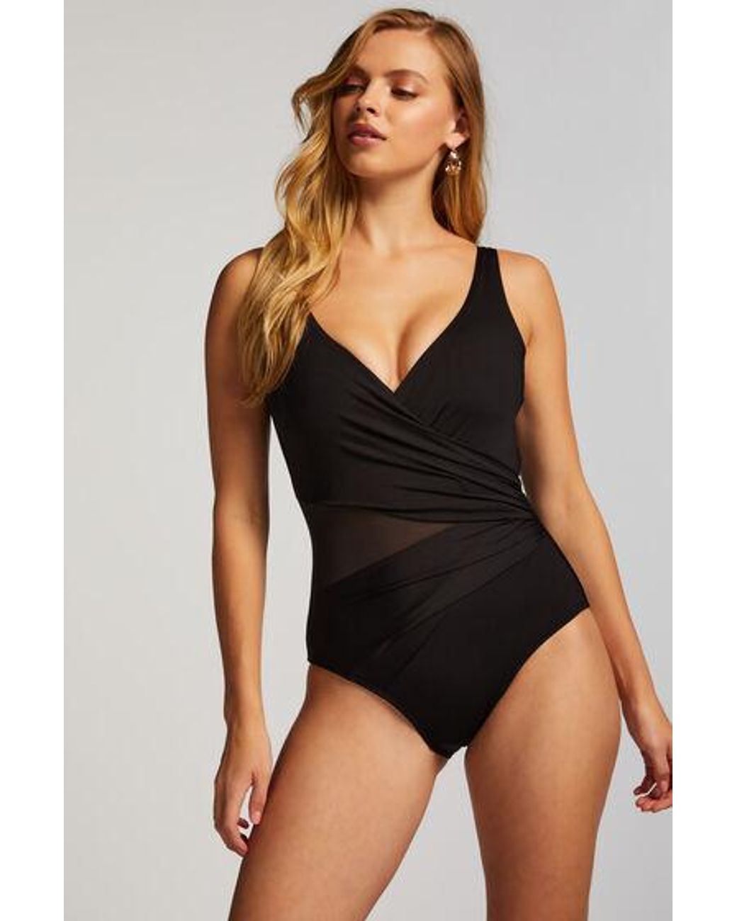 Hunkemoller Badpak Shaping Shell Mesh in het Zwart Lyst NL