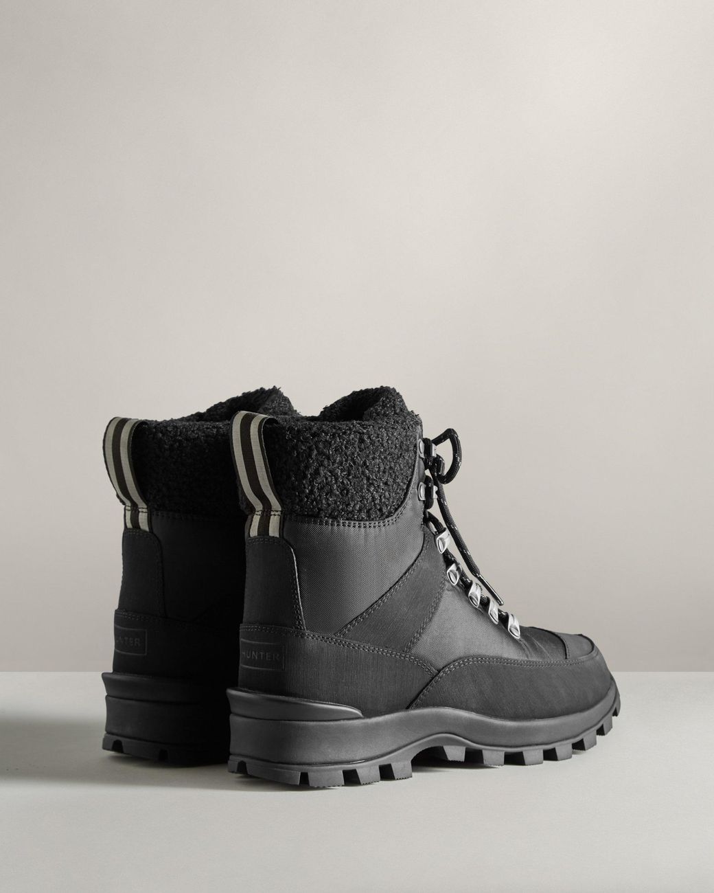 HUNTER Synthetic Insulated Recycled Polyester Commando Boots in Black - Lyst