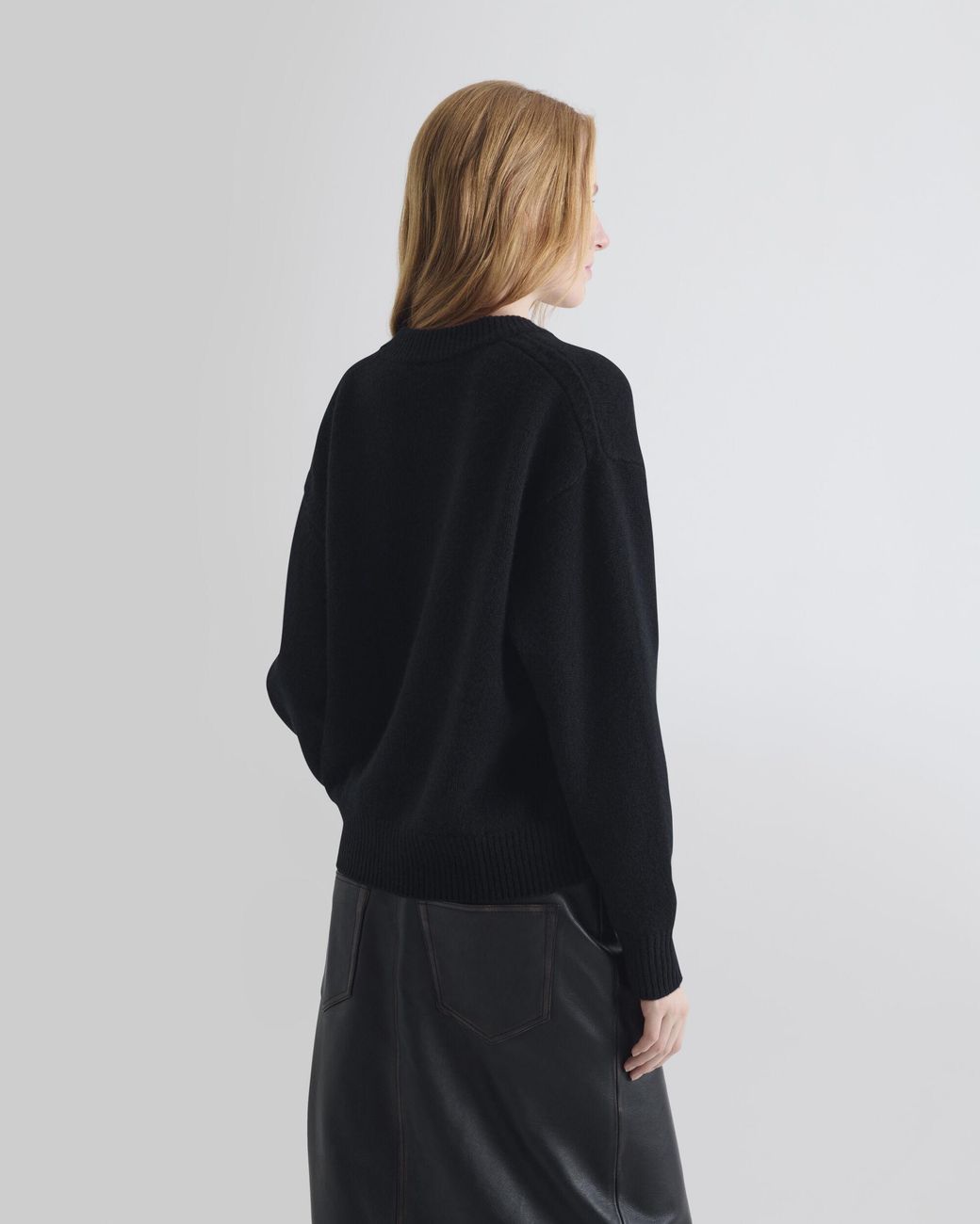 PULL COL V EN CACHEMIRE IRO en coloris Black