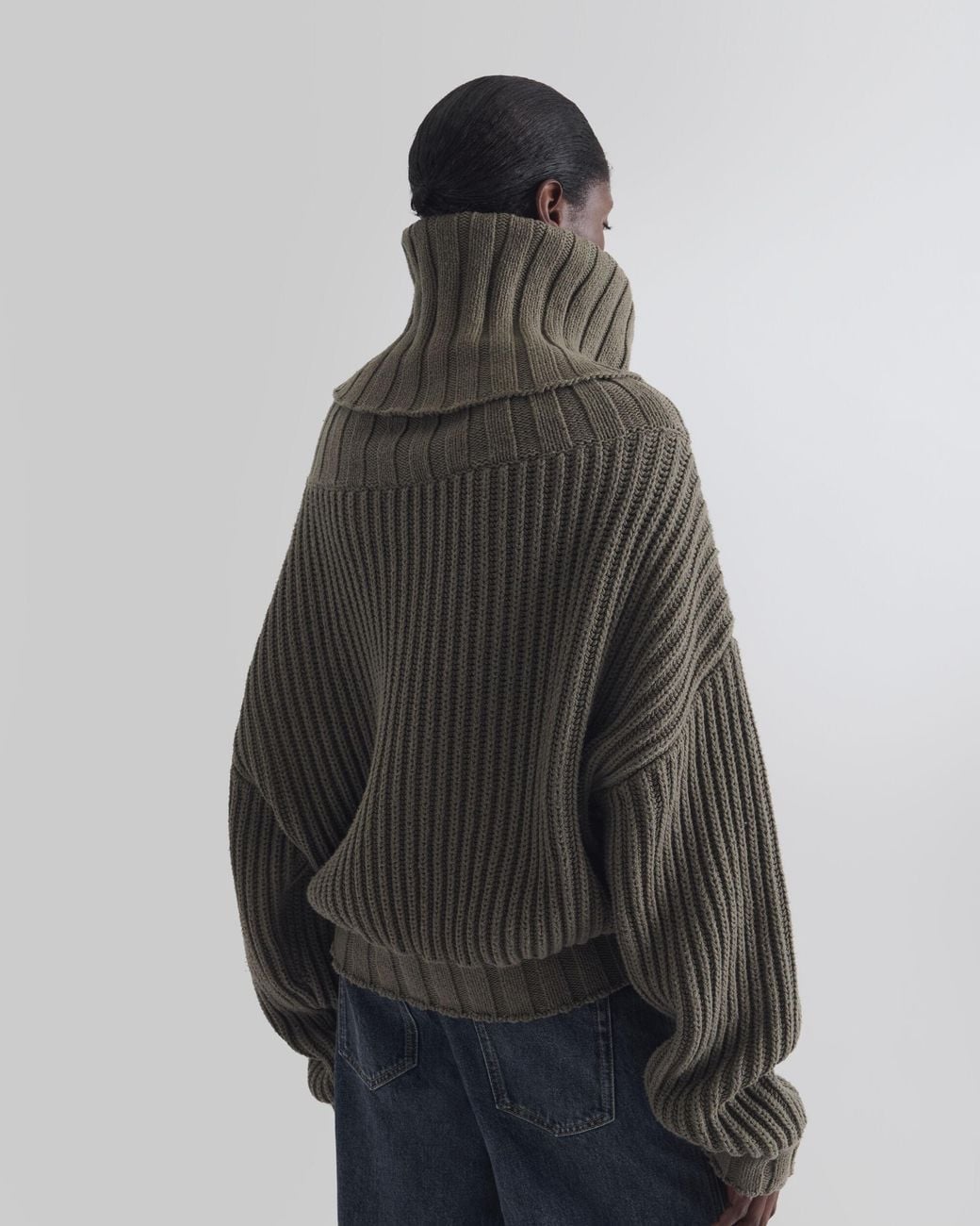 PULL COL MONTANT CÔTELÉ IRO en coloris Green