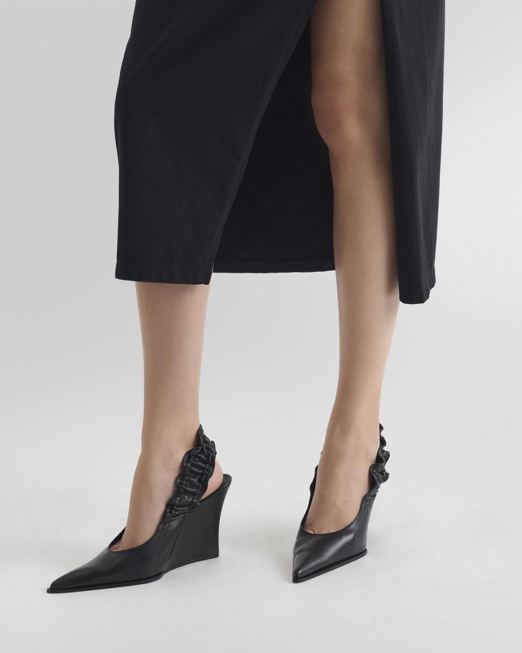 SLINGBACKS SMOCK IRO en coloris Black