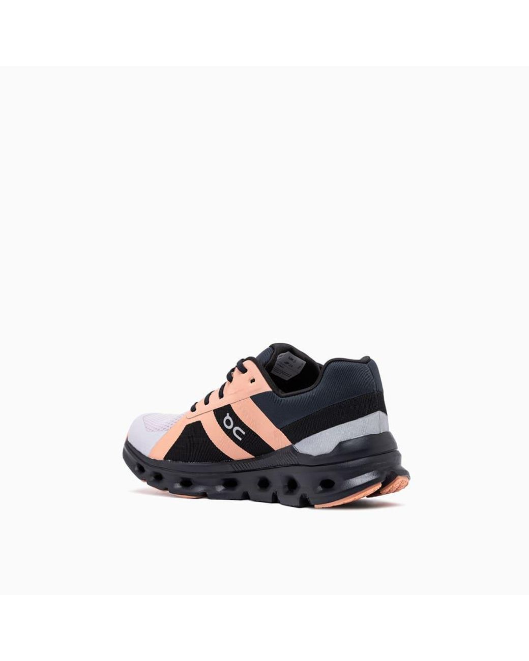 on-FADE-BLACK-Cloudrunner-