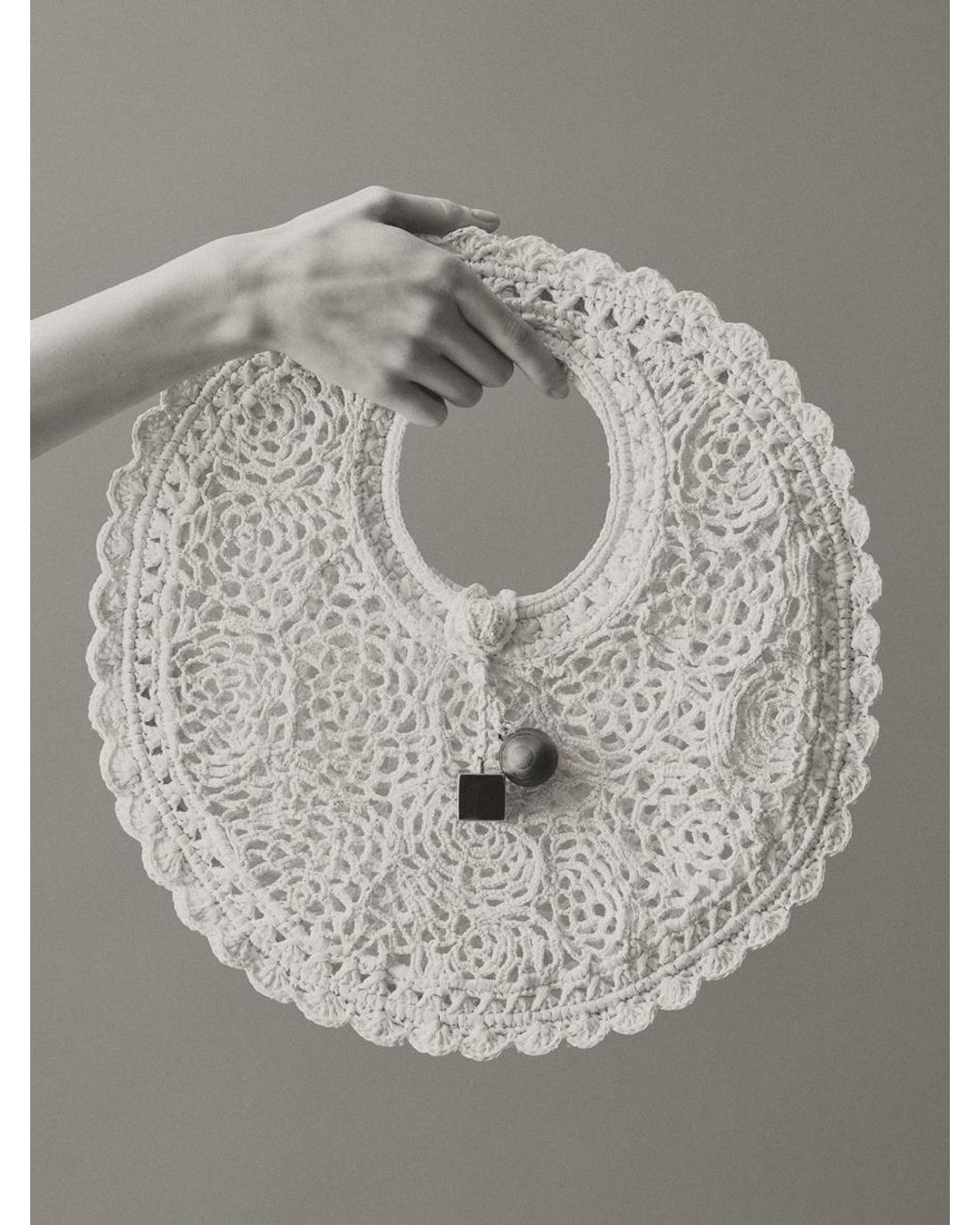 Jacquemus White The Spiaggia Small Round Bag