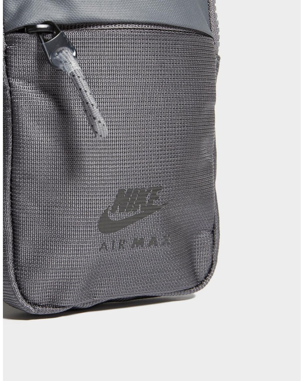 nike essential air max hip pack