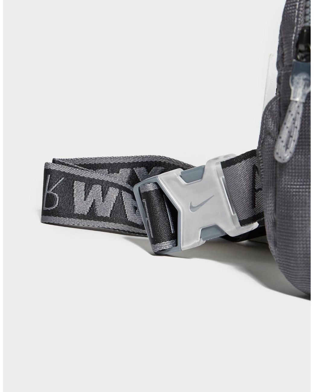 nike essential air max hip pack