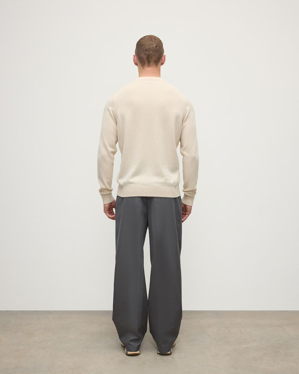 Johnstons Natural Rory Cream Classic Cashmere Crew Jumper for men