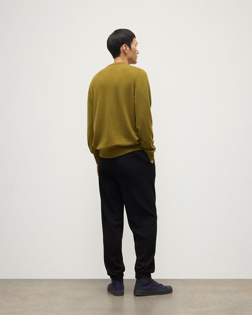 Johnstons Black Kirk Cashmere Sweatpants for men