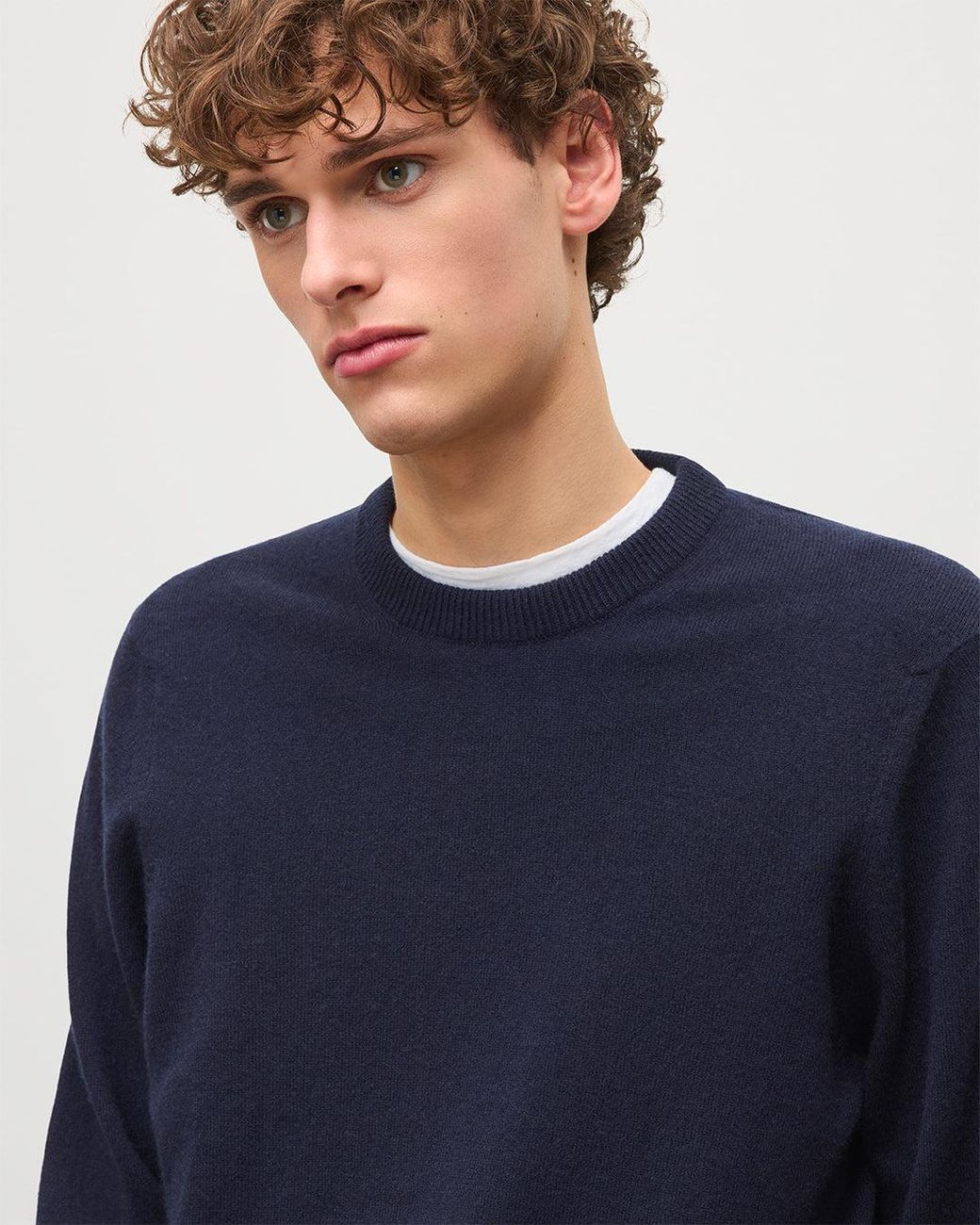 Johnstons Blue Rory Dark Classic Cashmere Crew Jumper for men