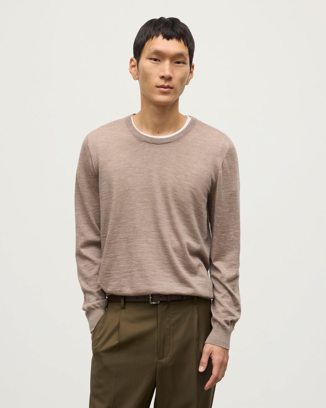 Johnstons Natural Fin Light Superfine Cashmere Jumper for men