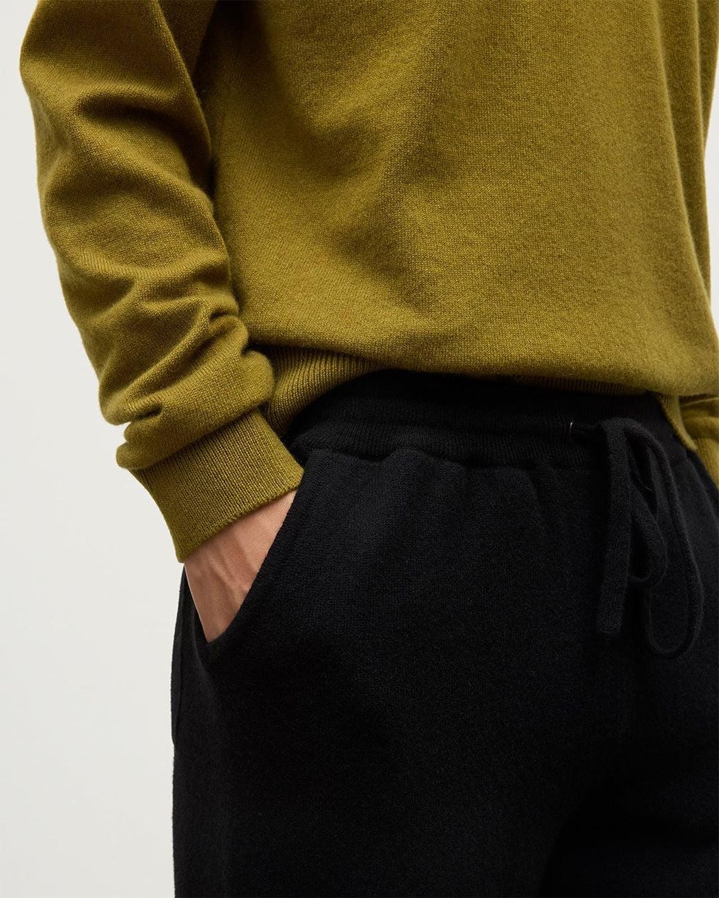 Johnstons Black Kirk Cashmere Sweatpants for men
