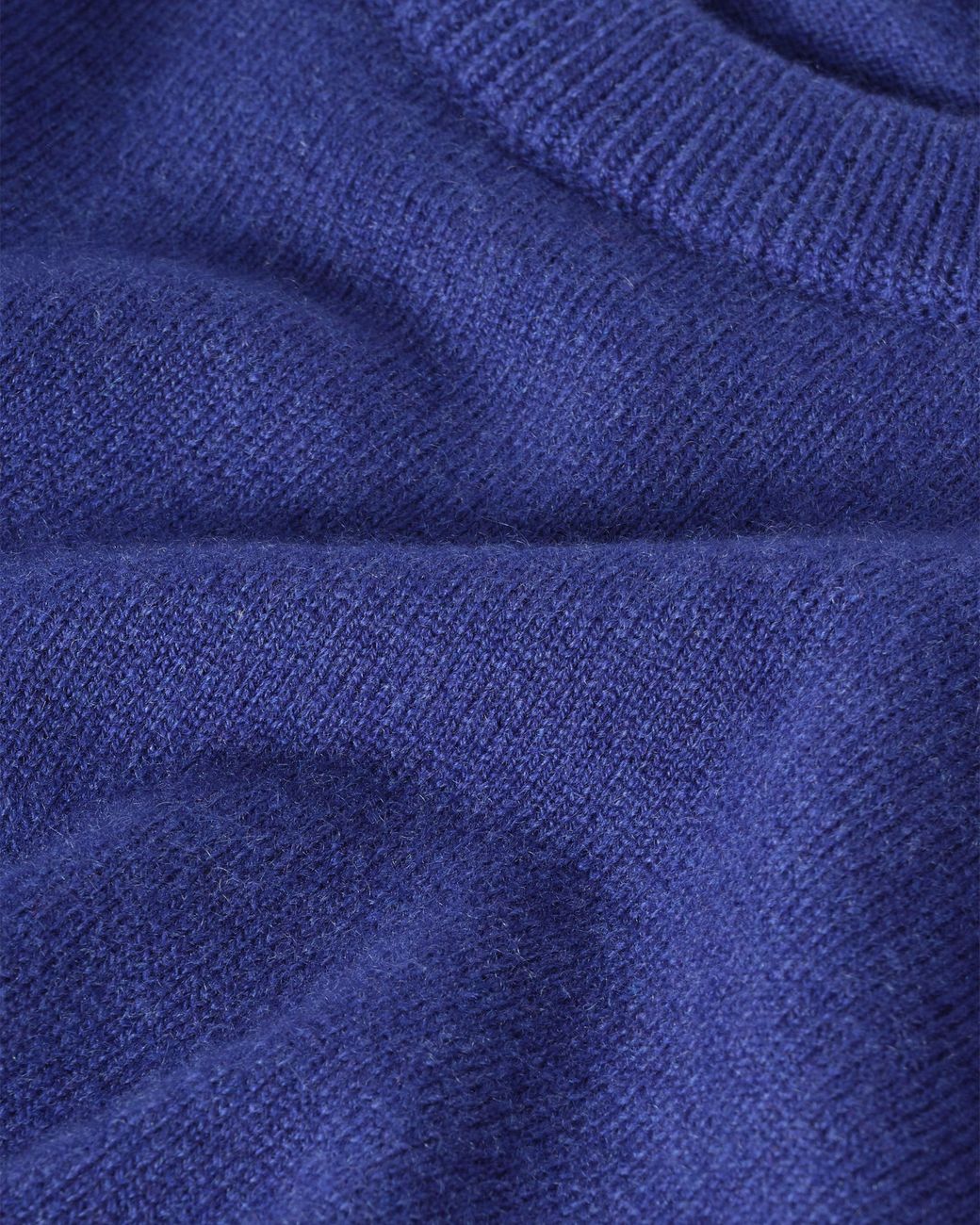 Johnstons Blue Rory Classic Cashmere Crew Jumper for men