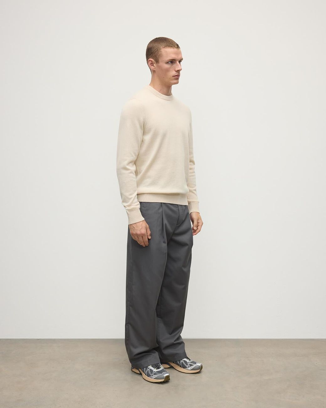 Johnstons Natural Rory Cream Classic Cashmere Crew Jumper for men