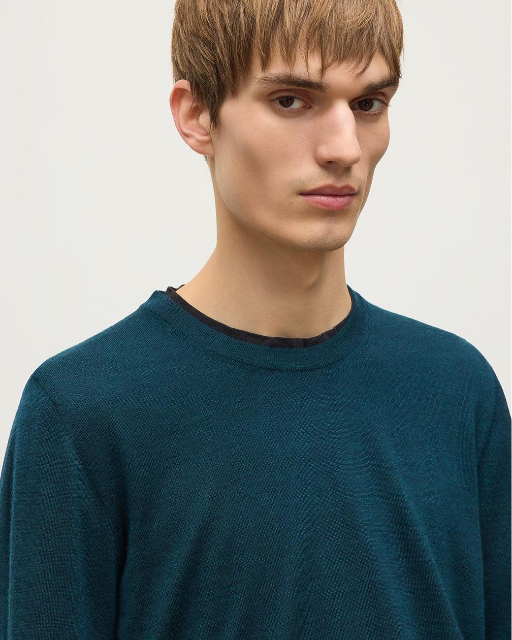 Johnstons Blue Fin Bottle Superfine Cashmere Jumper for men