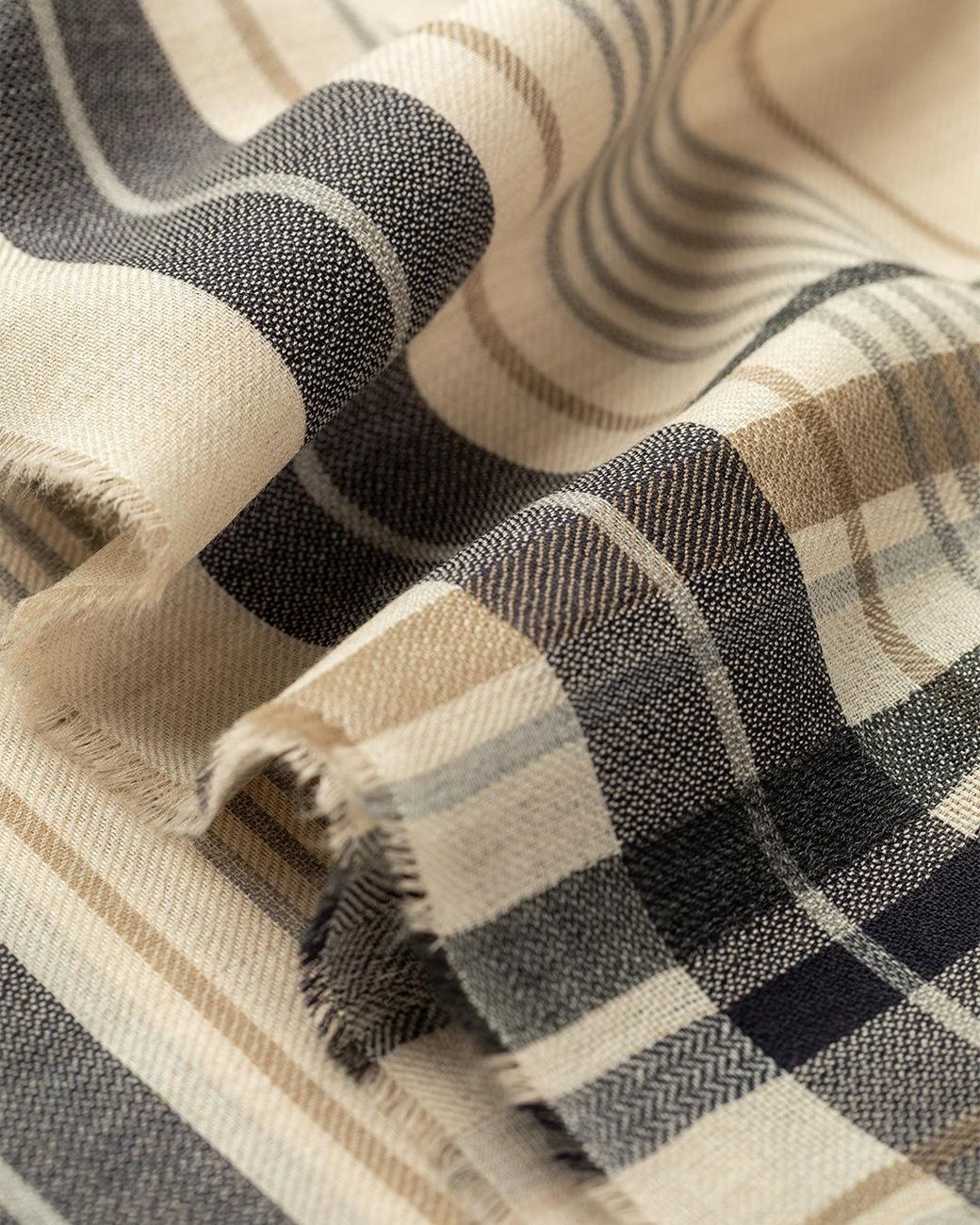 Johnstons Natural Helmina Cashmere Scarf