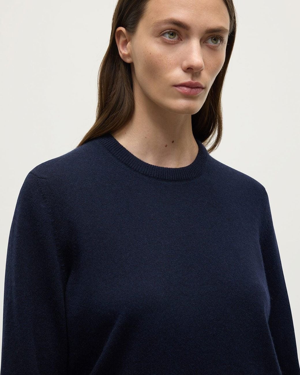 Johnstons Blue Classic Cashmere Dark Round Neck Jumper