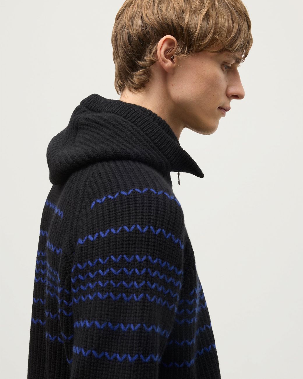 Johnstons Black Nevis Cashmere Hood