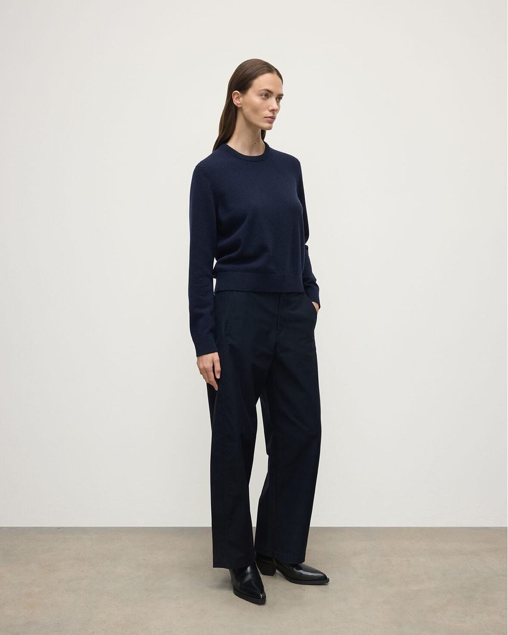 Johnstons Blue Classic Cashmere Dark Round Neck Jumper