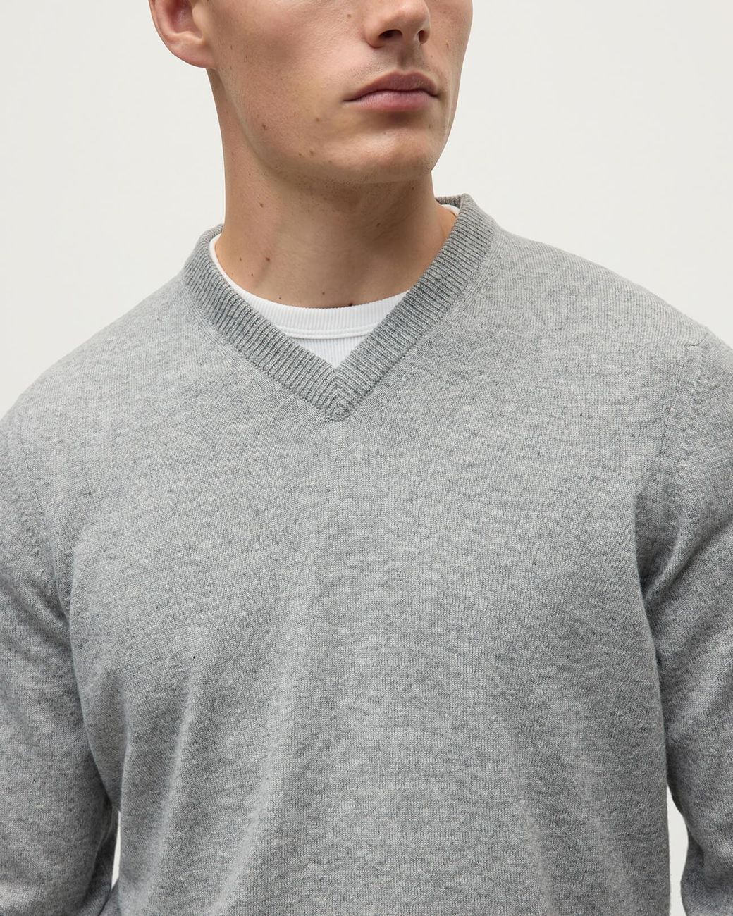 Johnstons Gray Rory Light Classic Cashmere V-Neck Jumper for men
