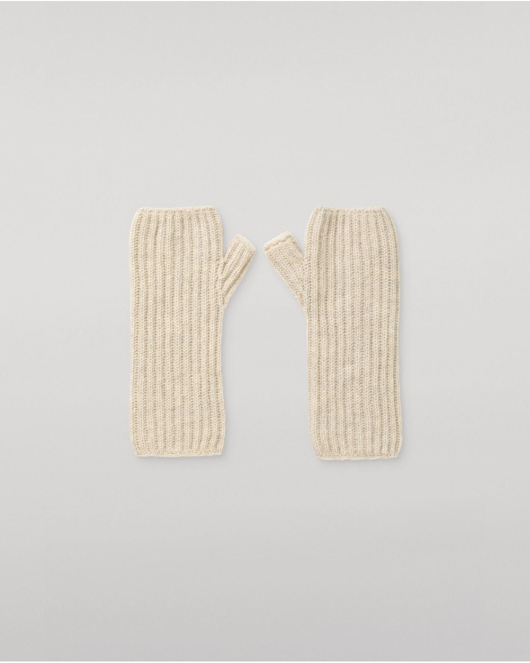 Johnstons White Della Ribbed Cashmere Wristwarmers