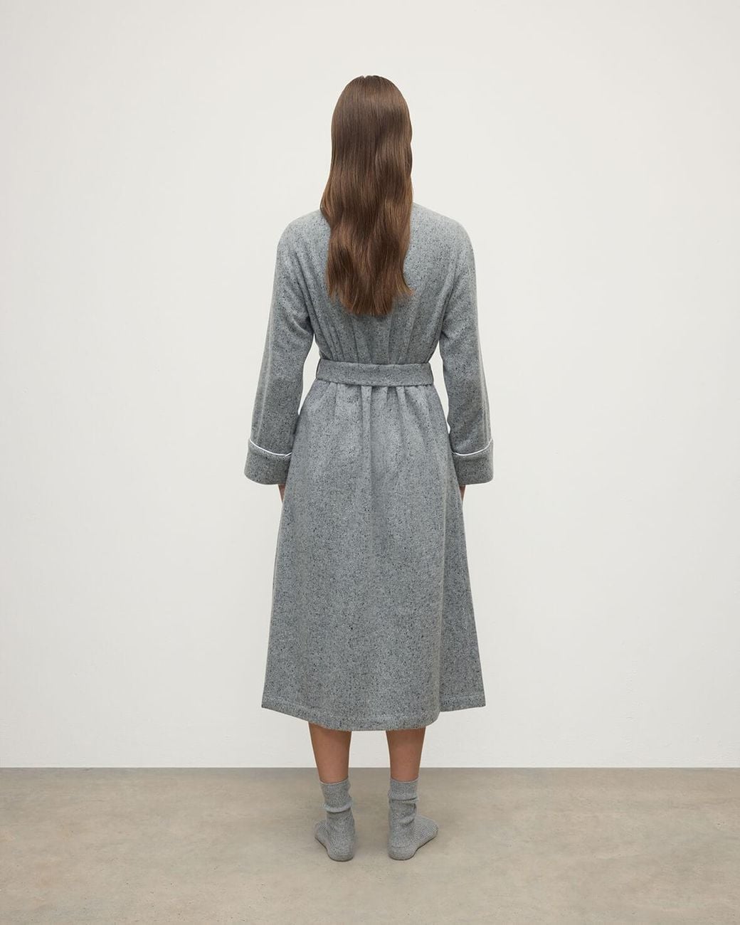 Johnstons White Donegal Cashmere Light Dressing Gown