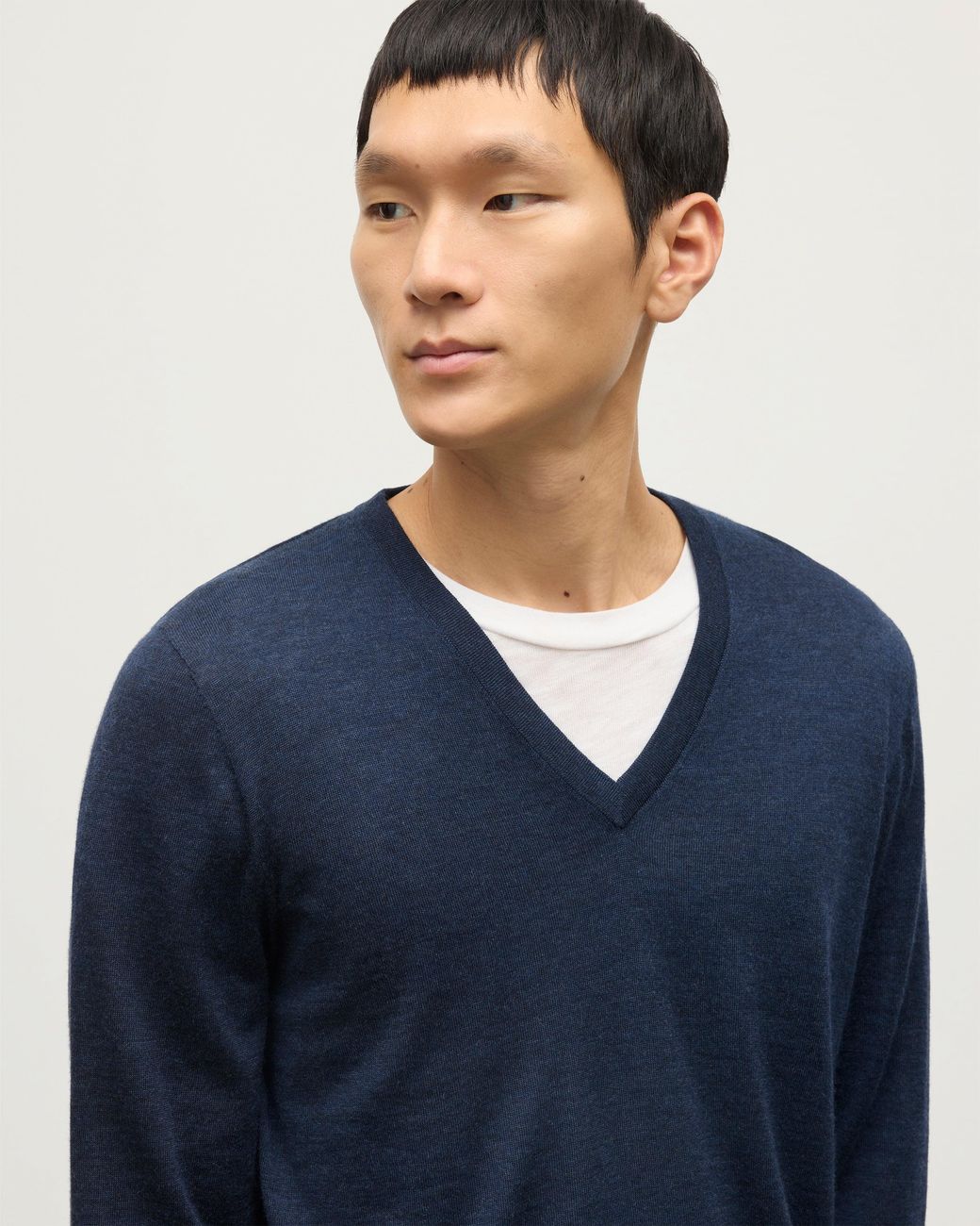 Johnstons Blue Fin V Neck Superfine Cashmere Jumper for men