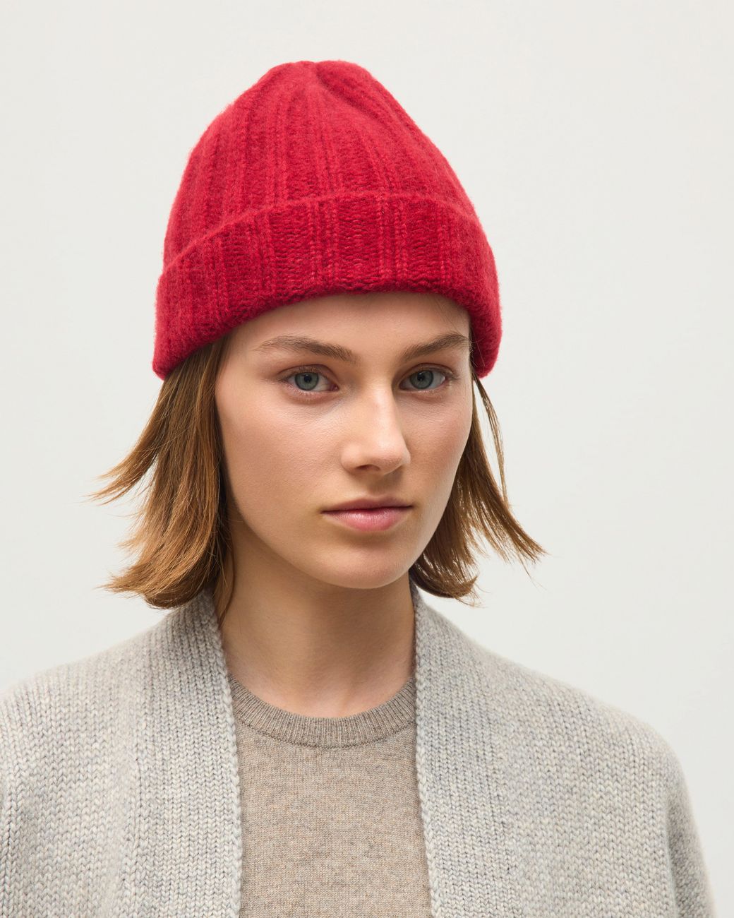 Johnstons Red Bhaltair Cashmere Silk Beanie