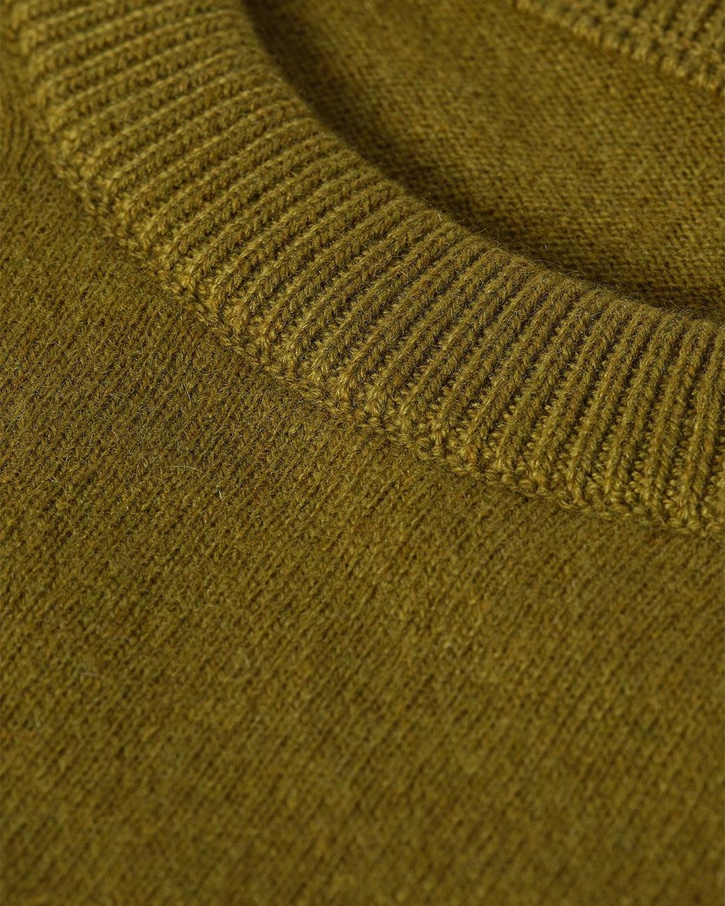 Johnstons Green Rory Classic Cashmere Crew Jumper for men