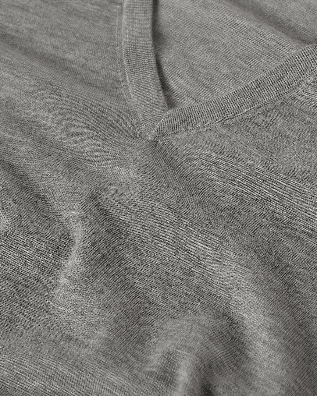 Johnstons Gray Elise Long Superfine Cashmere Jumper