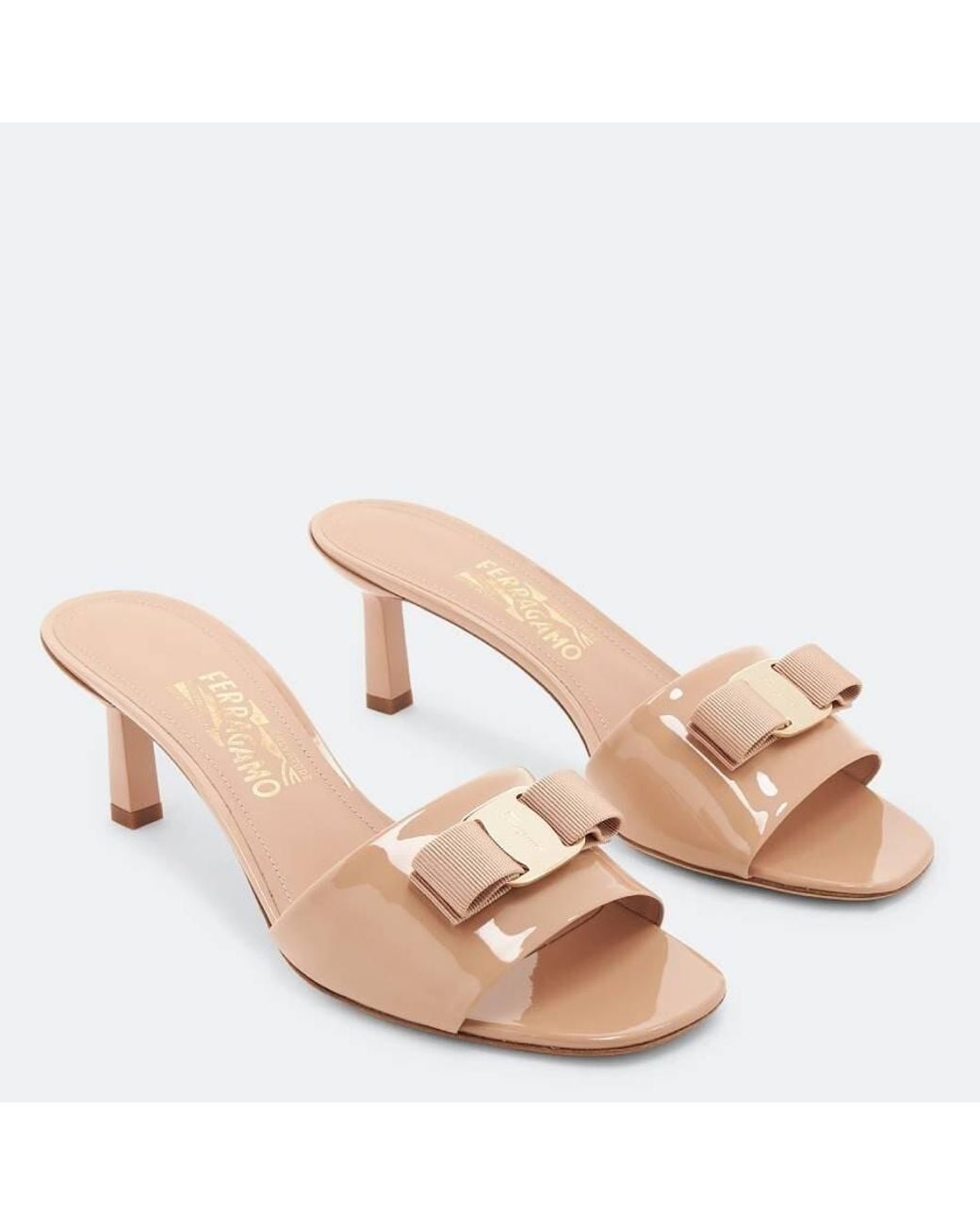 Ferragamo Natural Ferragamo Glo 55 Vara Bow Slides