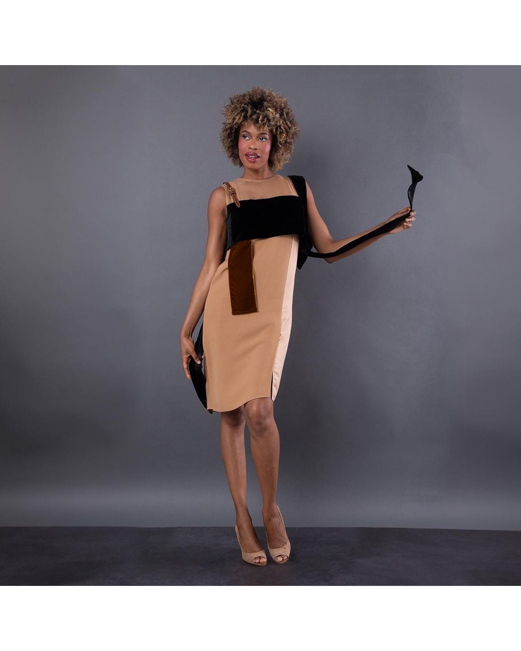 Burberry Natural Silk And Velvet Strap Detail Dress, Brand Size 6 (Us