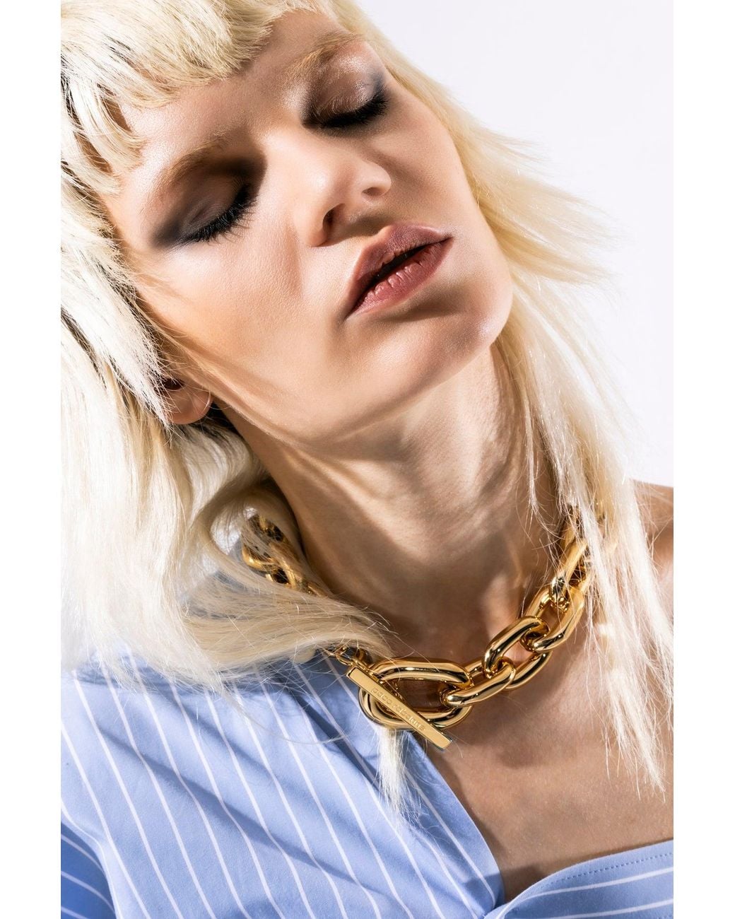 Rabanne Metallic Xl Link Necklace T-Bar Closure Detail