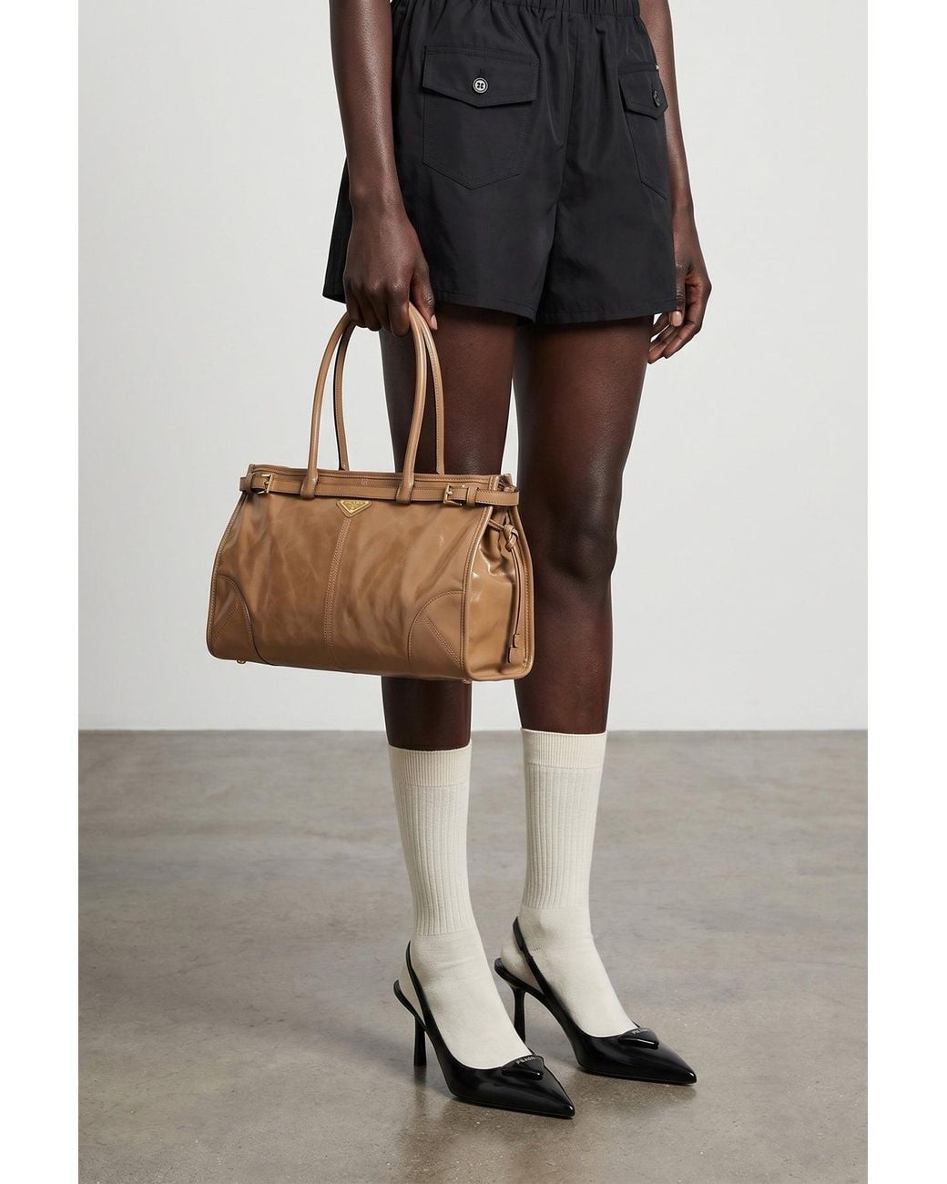 Prada Brown Große Handtasche Mit Gürteldetail
