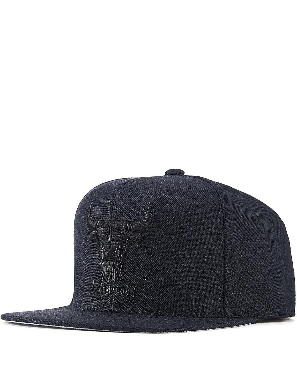 bulls fitted cap