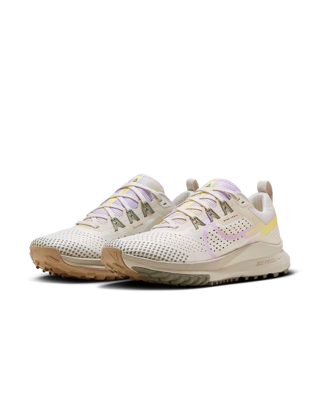 Nike White (Wmns) Pegasus Trail 4