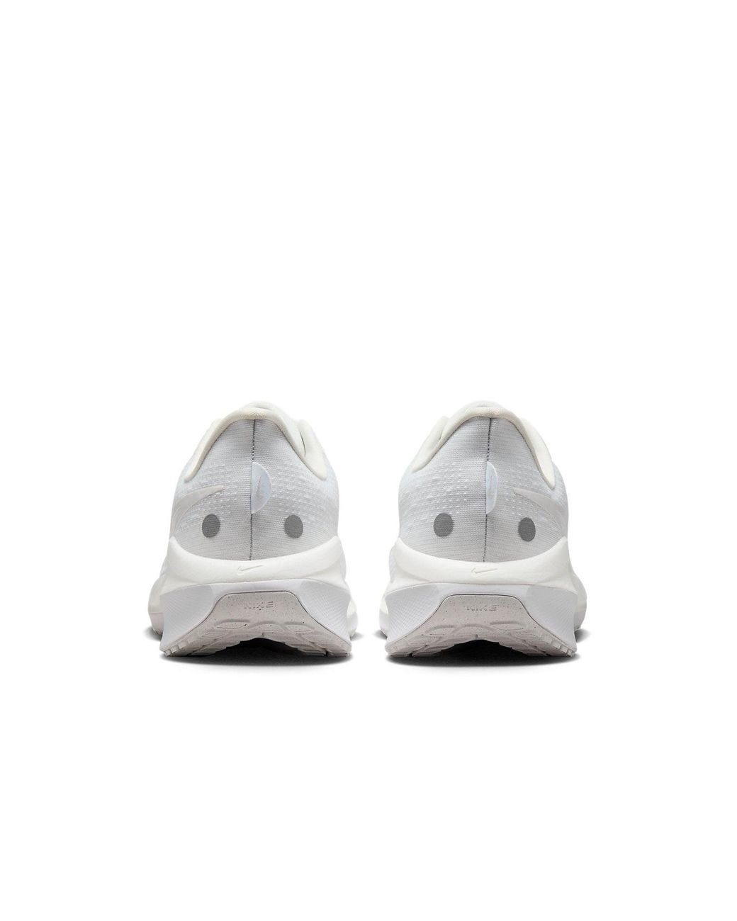 Nike White Vomero 17 Road Running Shoes for men