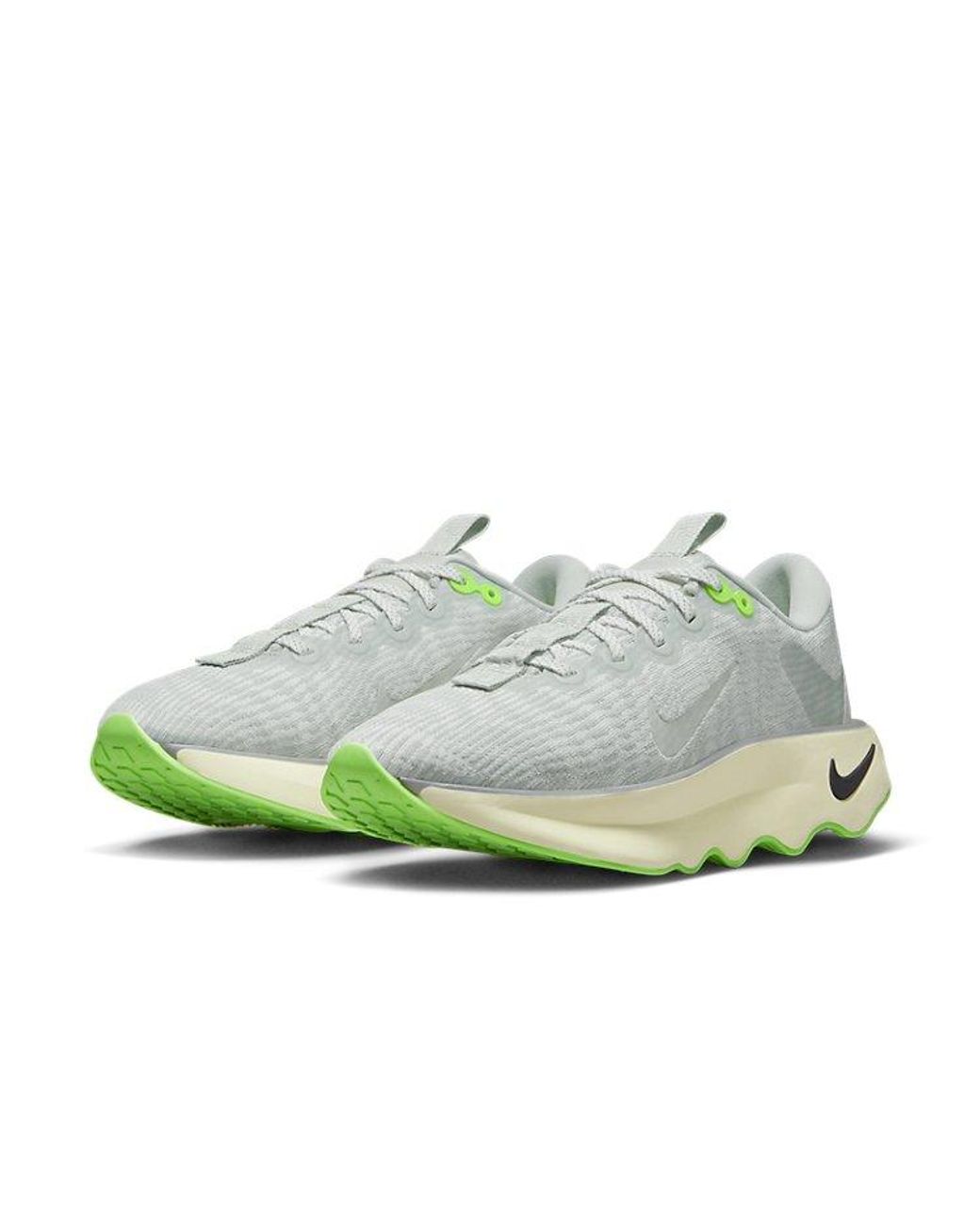 Slette Selskabelig dramatisk Nike Motiva Running Shoes 'light Silver Green Strike' in White | Lyst