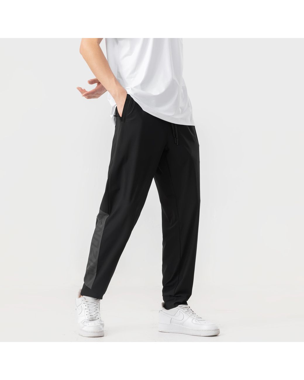 Mizuno Black Logo Outdoor Casual Pants for men