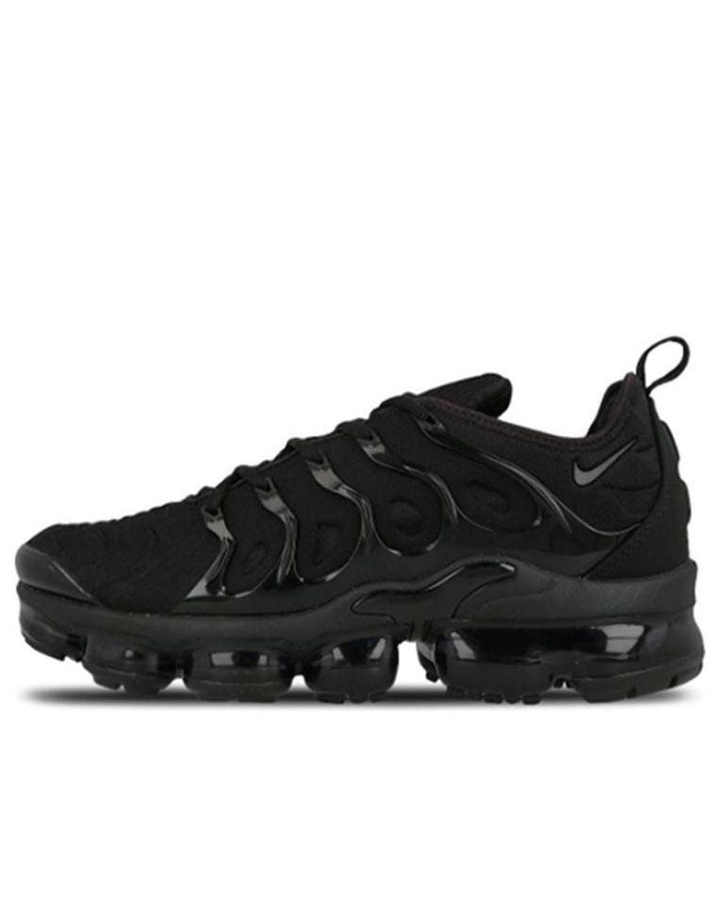 vapormax plus triple black outfit