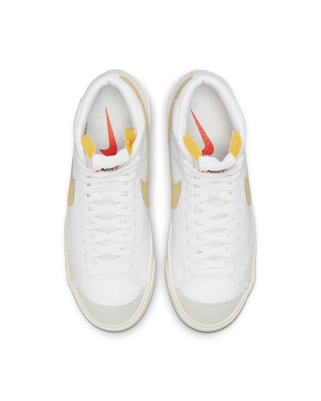 Nike White (Wmns) Blazer '77 Vintage Mid 'Hyper Crimson'