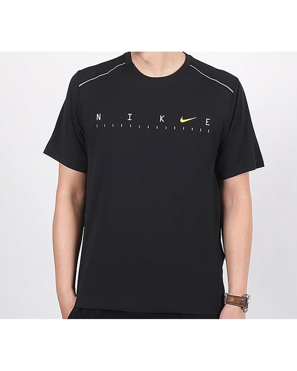 Nike Black Dri-Fit Miler Future Fast Mesh Quick Dry Reflective Element Short Sleeve for men