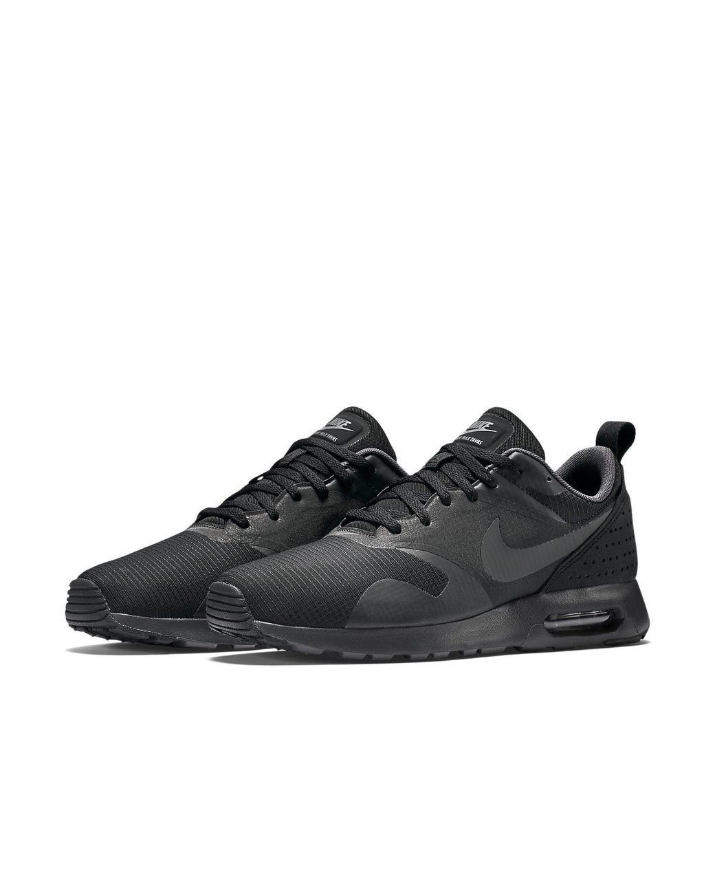 black nike tavas