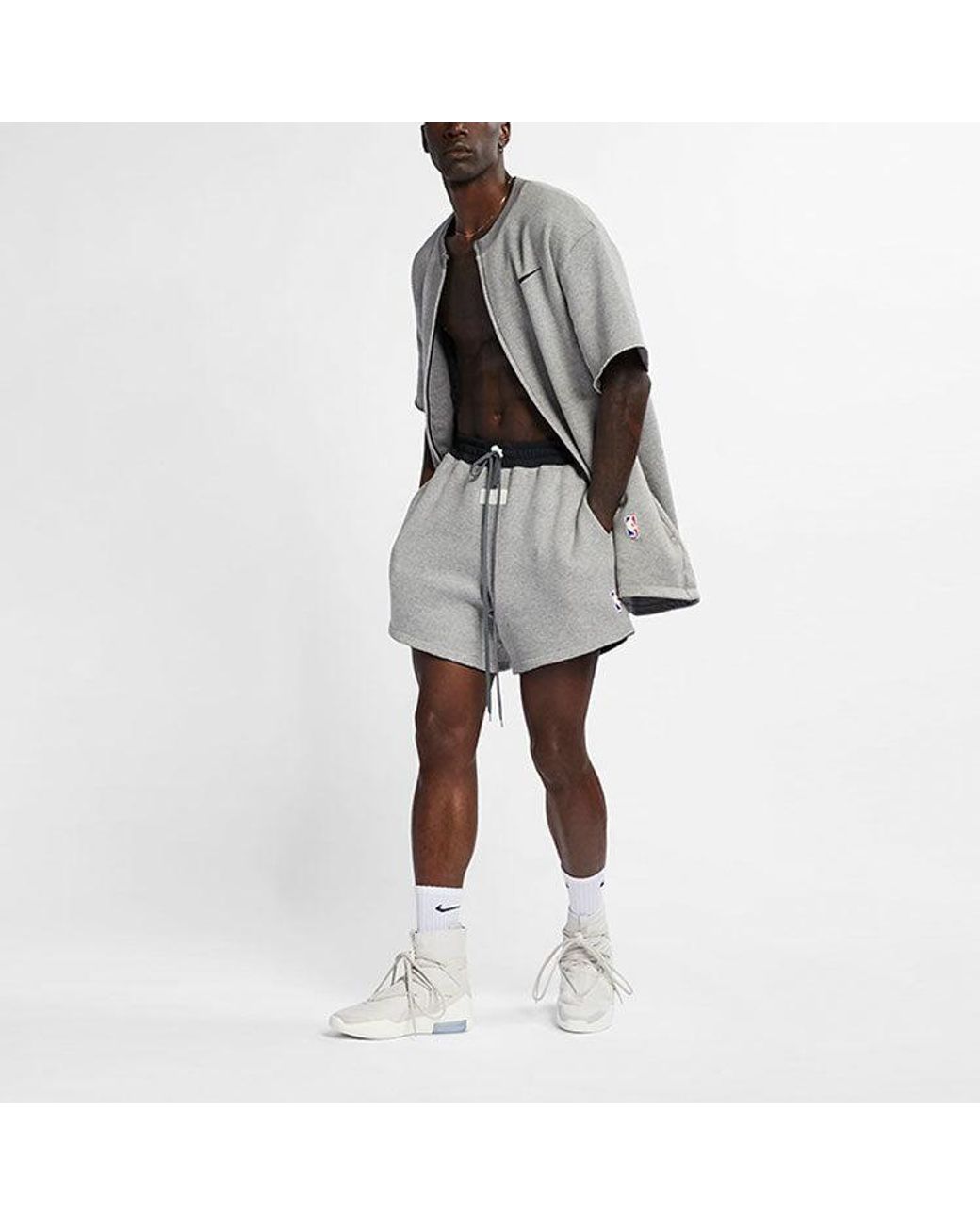 grey nike shorts outfit men